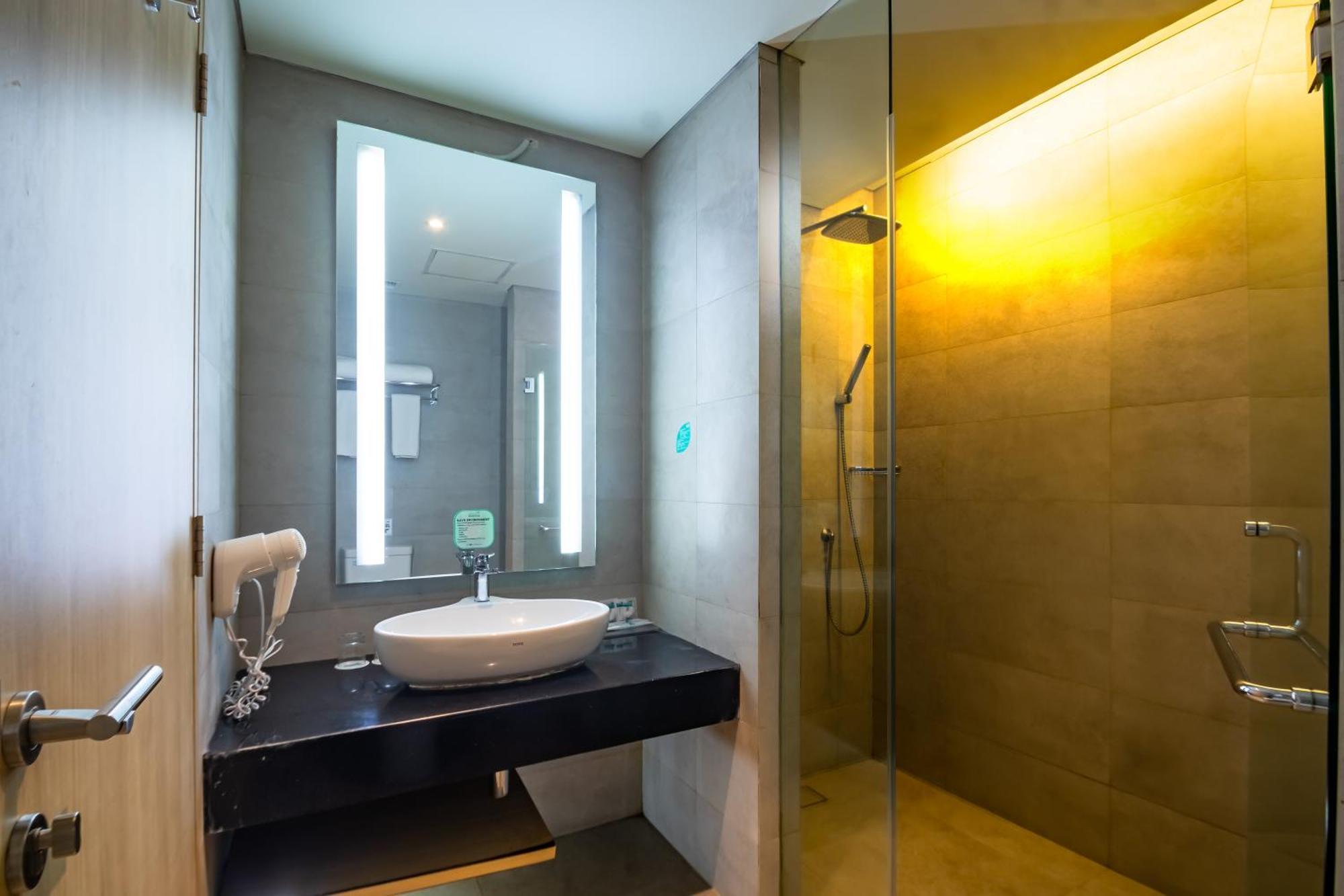 Hotel Ayola Lippo Cikarang Ngoại thất bức ảnh