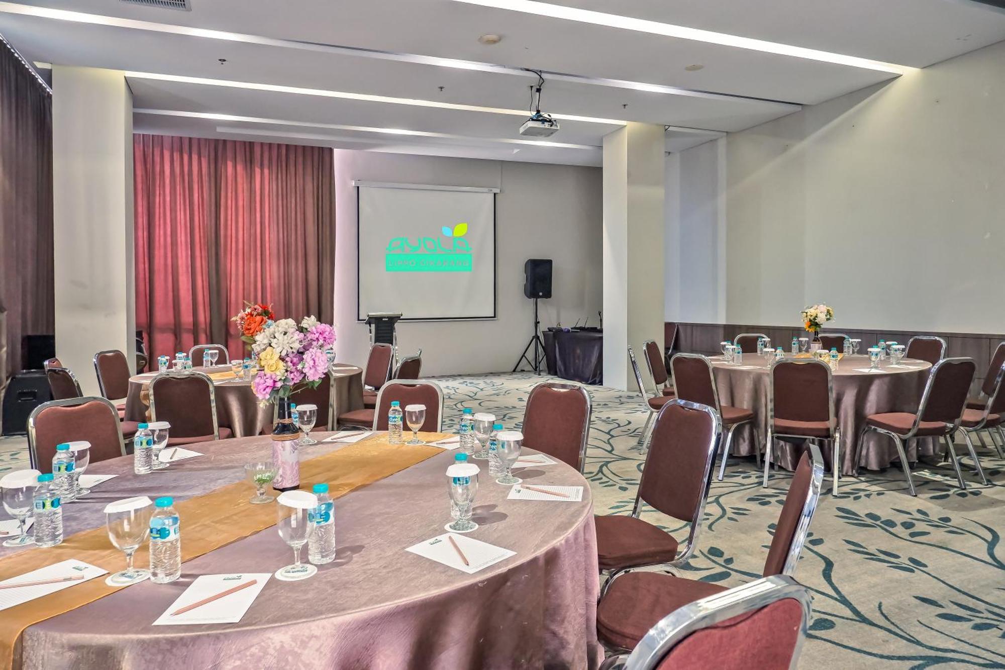 Hotel Ayola Lippo Cikarang Ngoại thất bức ảnh
