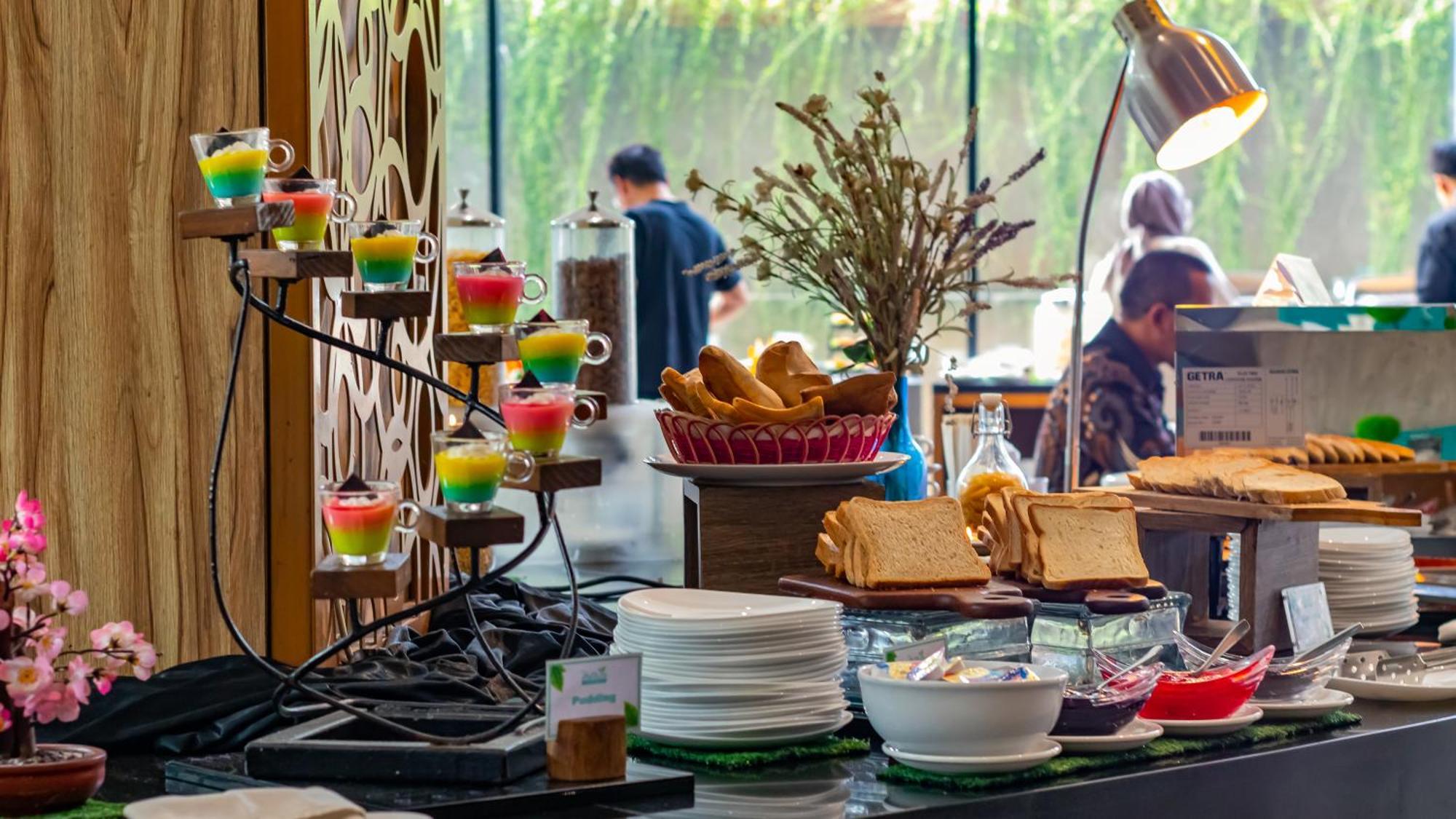 Hotel Ayola Lippo Cikarang Ngoại thất bức ảnh