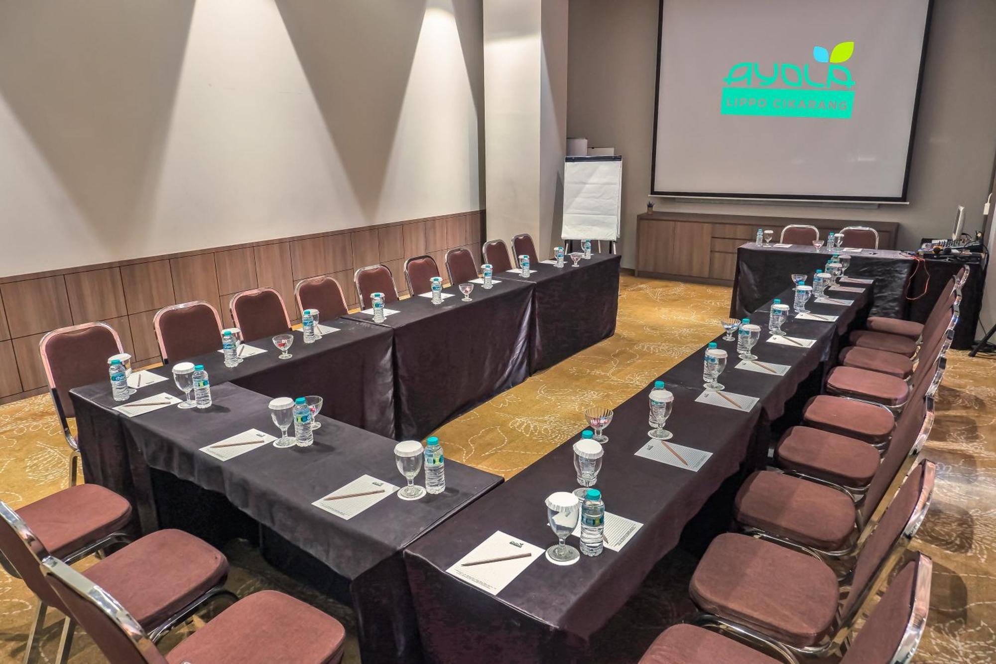 Hotel Ayola Lippo Cikarang Ngoại thất bức ảnh