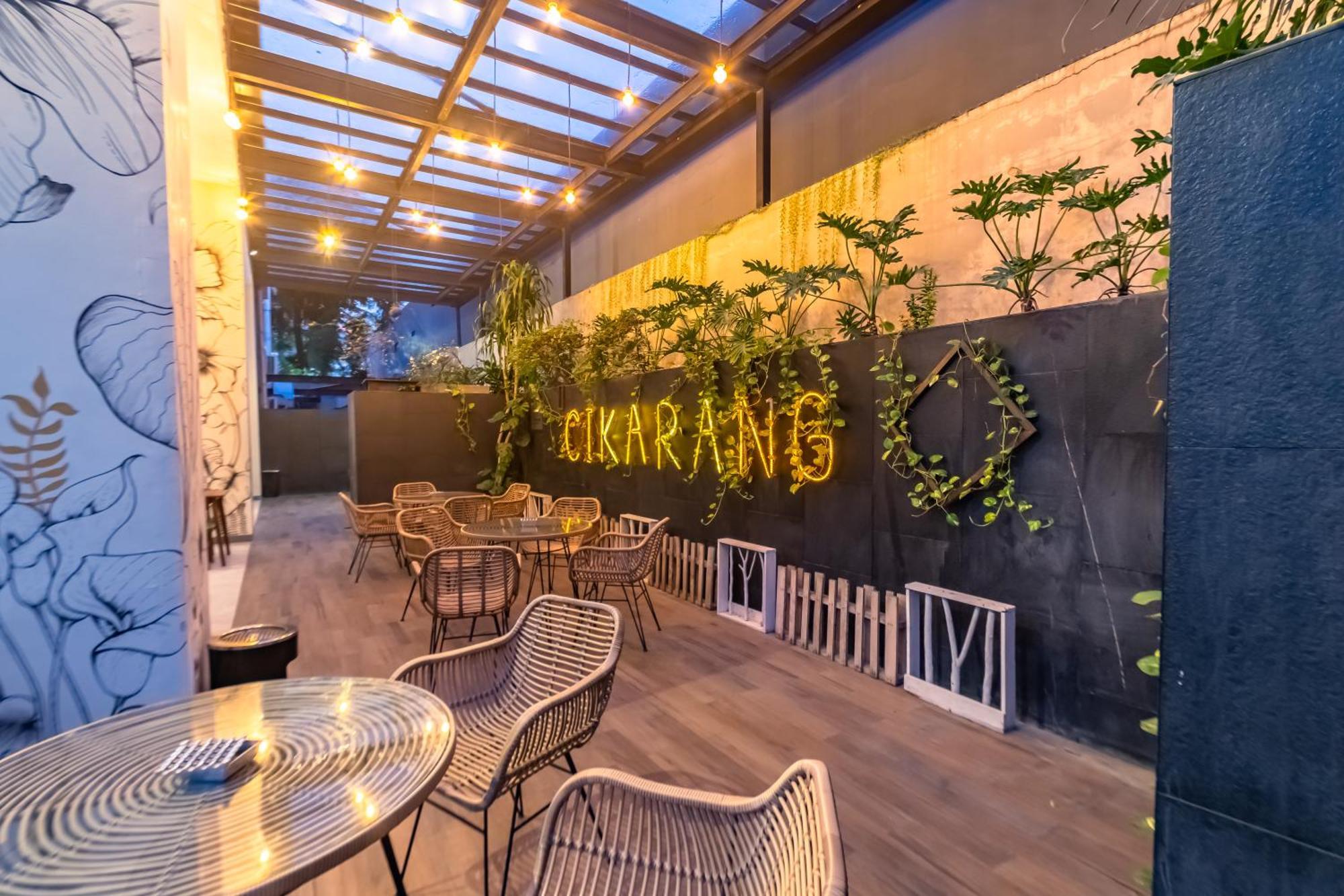 Hotel Ayola Lippo Cikarang Ngoại thất bức ảnh