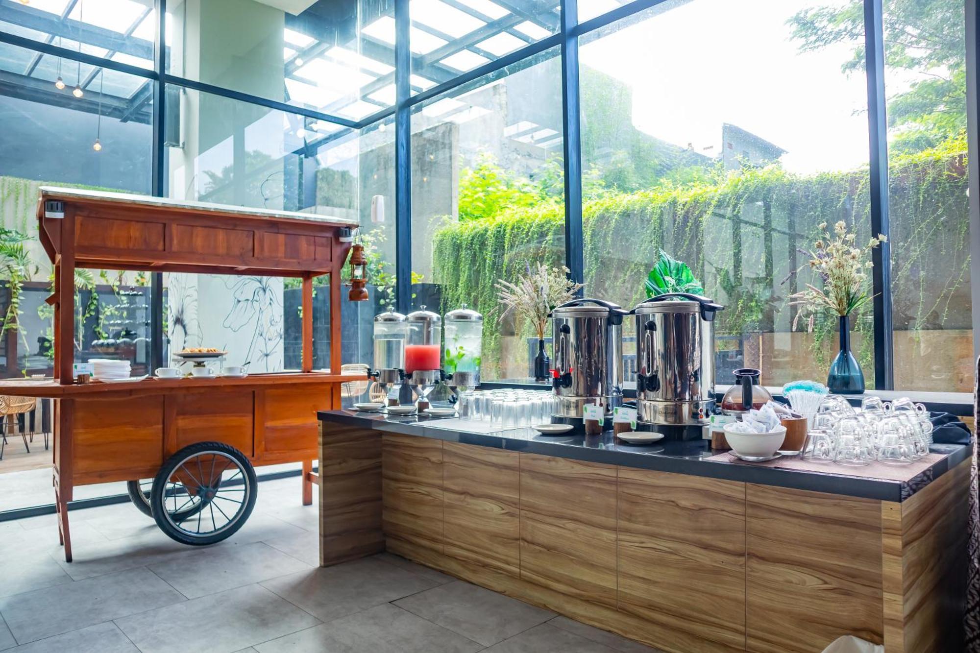 Hotel Ayola Lippo Cikarang Ngoại thất bức ảnh