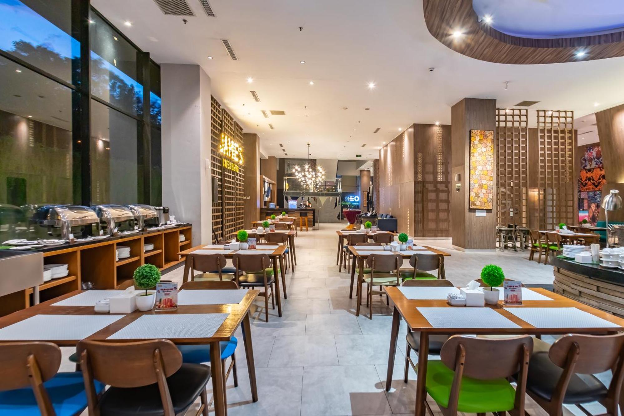 Hotel Ayola Lippo Cikarang Ngoại thất bức ảnh