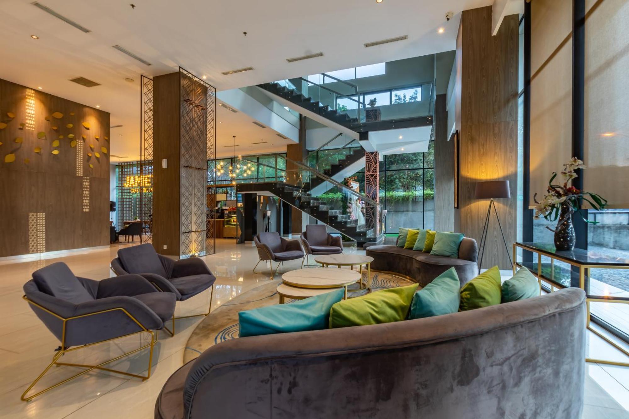Hotel Ayola Lippo Cikarang Ngoại thất bức ảnh